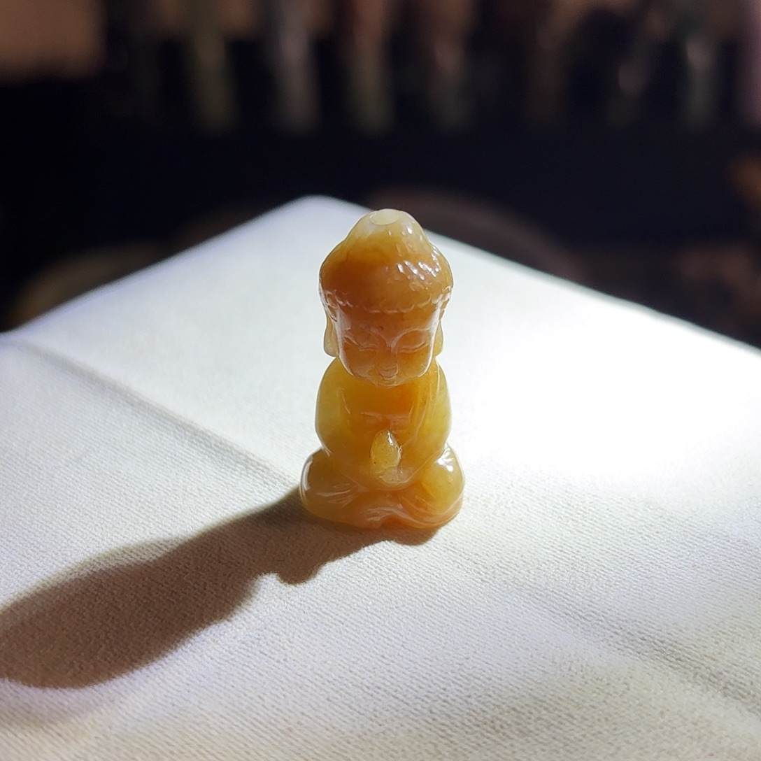 翡翠未镶嵌颈饰玉佛