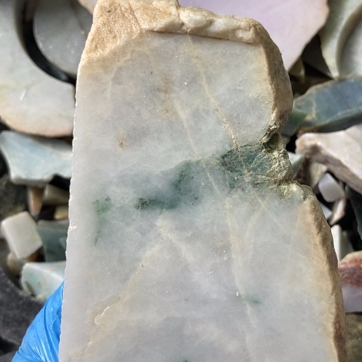 翡翠颈饰未镶嵌天然翡翠