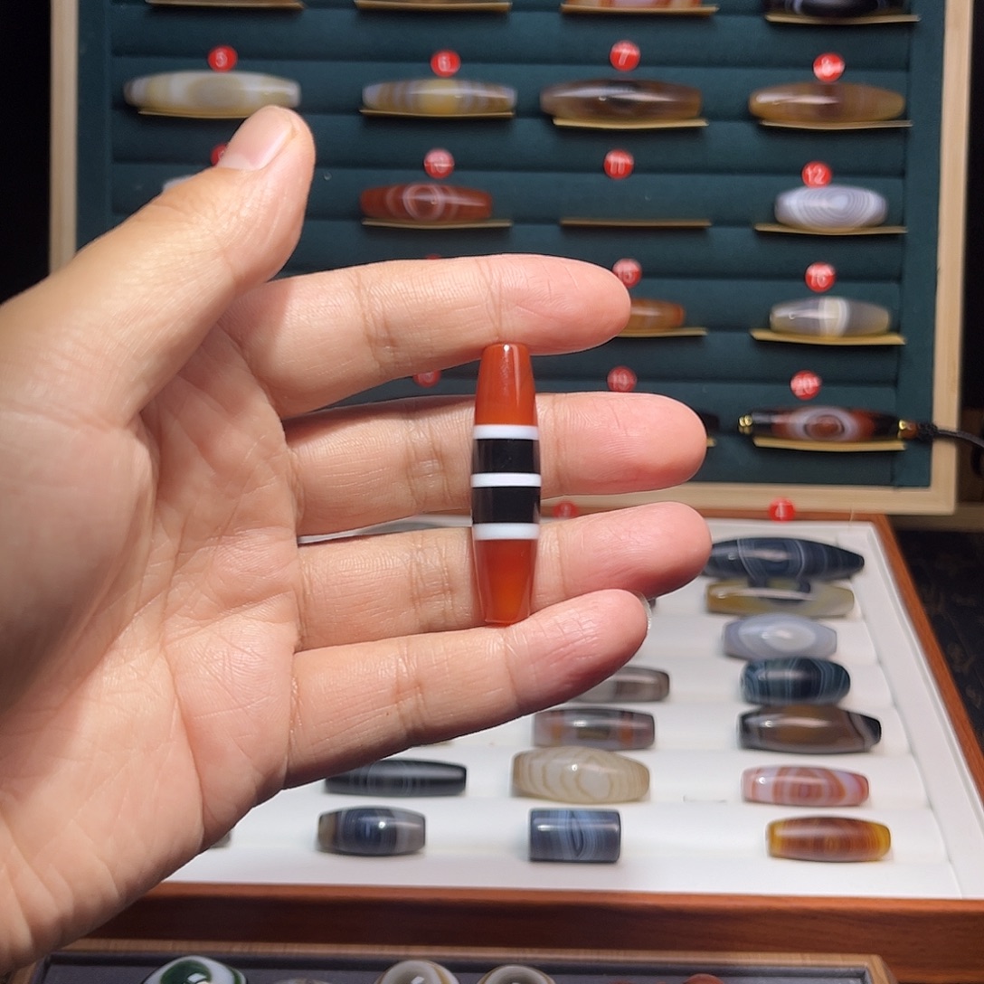 赫***声玛瑙/玉髓未镶嵌颈饰