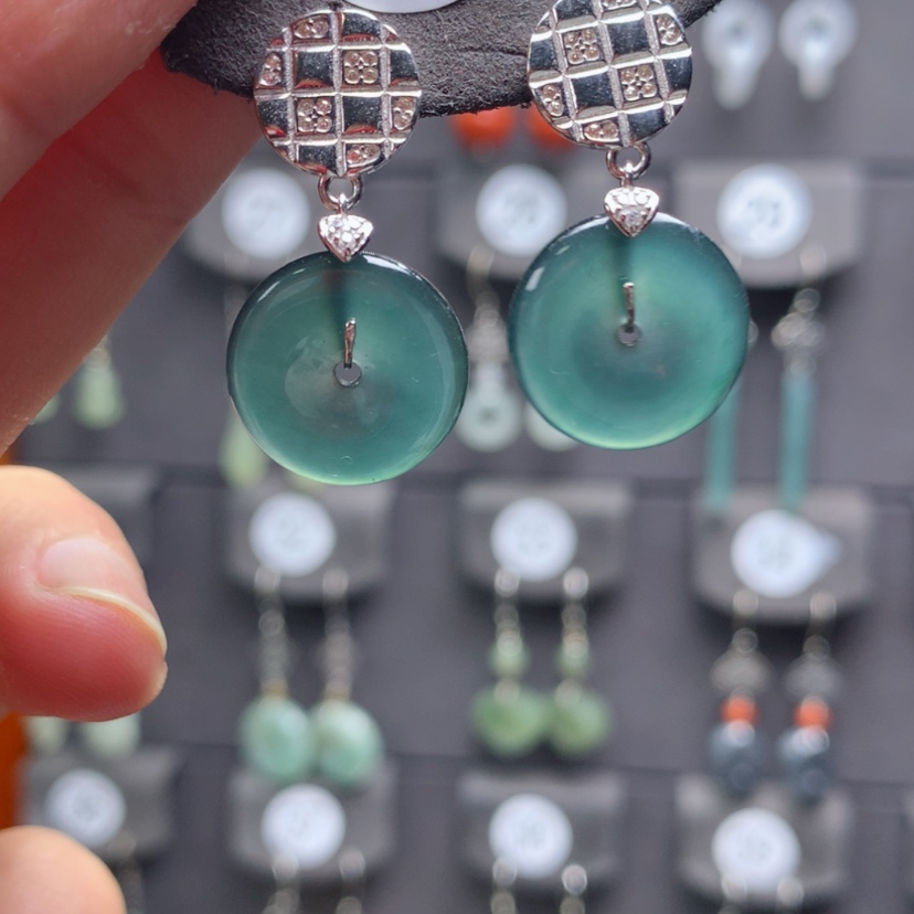 【闪购商品】翡翠银S925镶嵌耳饰满意