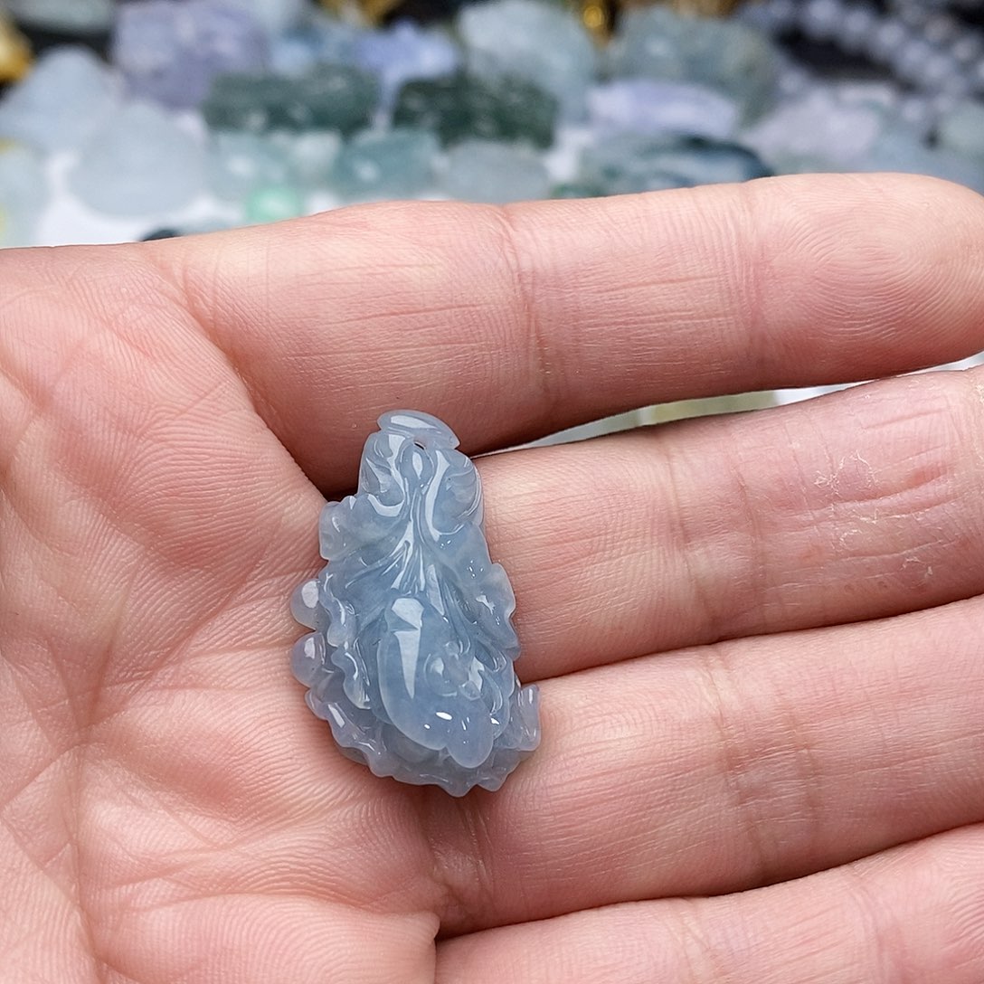 翡翠颈饰未镶嵌聪****百