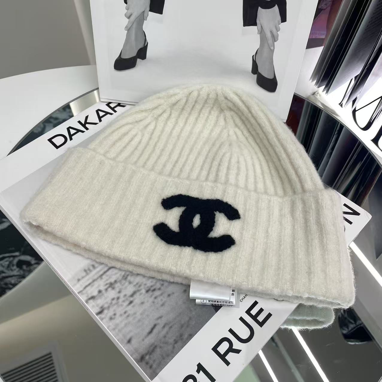 全新未使用 Chanel/香奈儿 24k黑白双c竖纹山羊绒针织冷帽