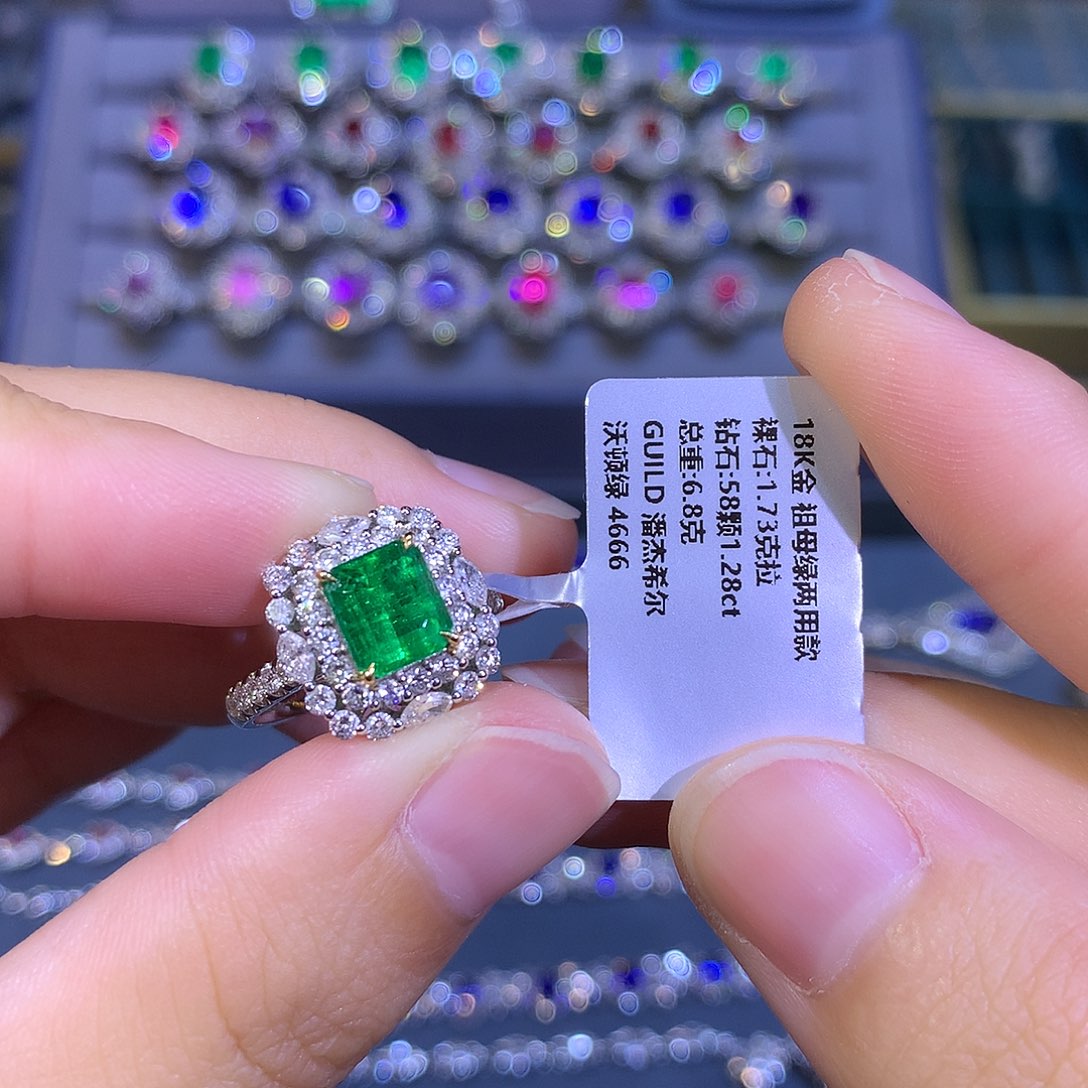 戒指18K金镶嵌祖母绿