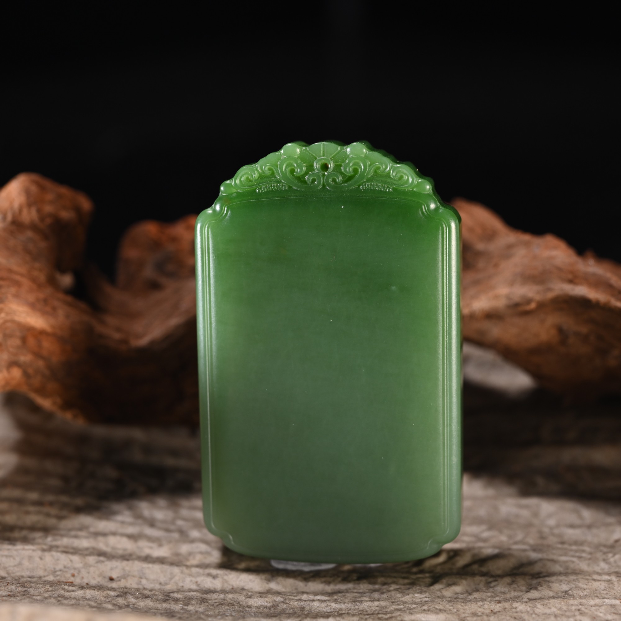 Lot8820 2510180236和田玉碧玉平安无事牌/杭拍