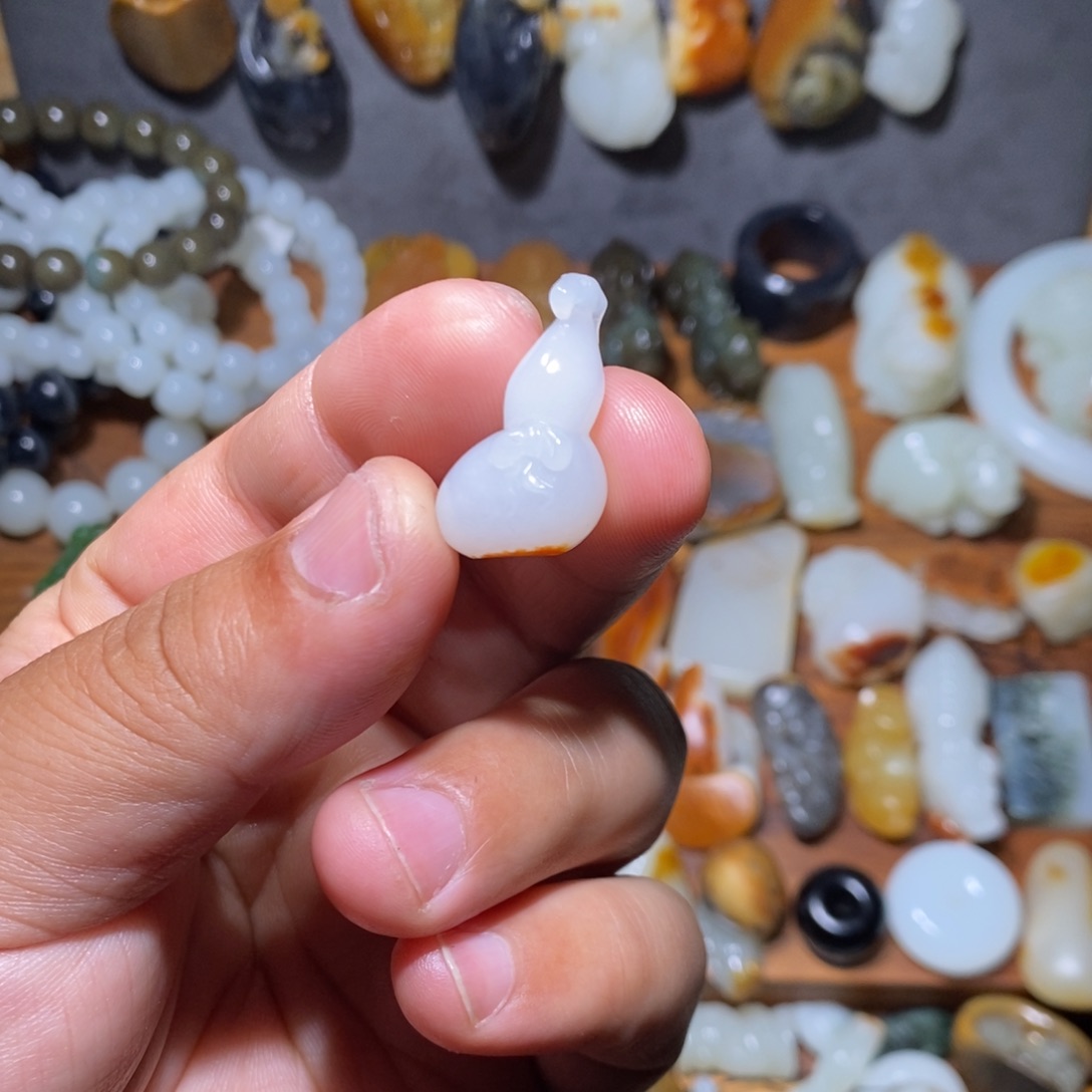 和田玉颈饰未镶嵌爷***会