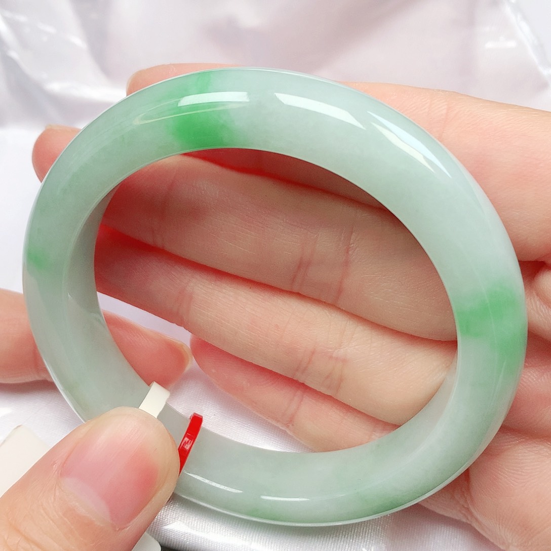 翡翠手镯未镶嵌抖音568