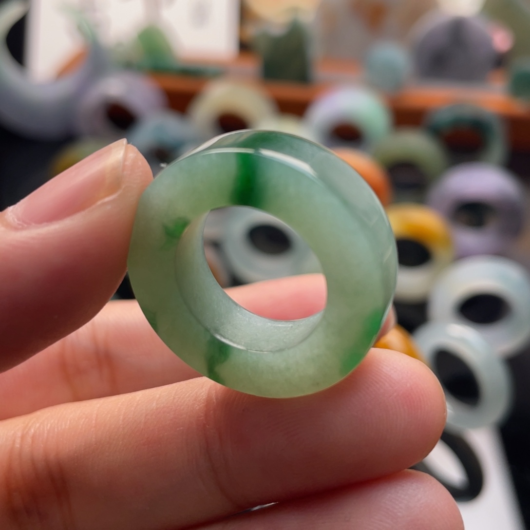 定制翡翠未镶嵌  阳绿
