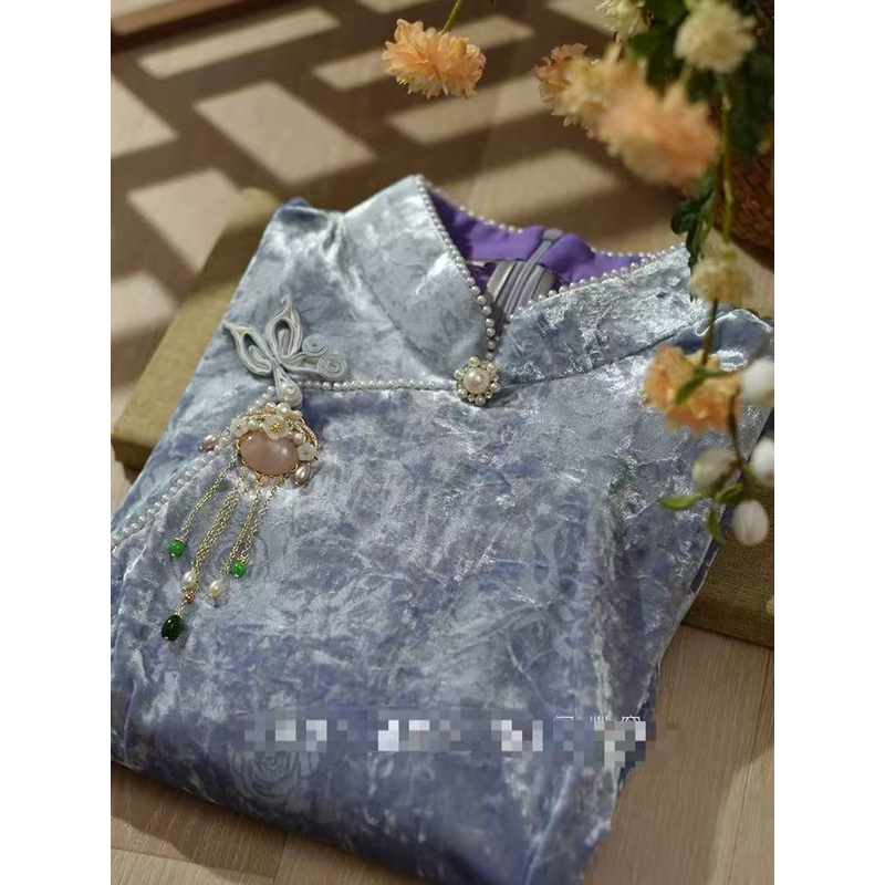 1298  紫色 丝绒 钉珠 花 秋款  旗袍【没有流苏】