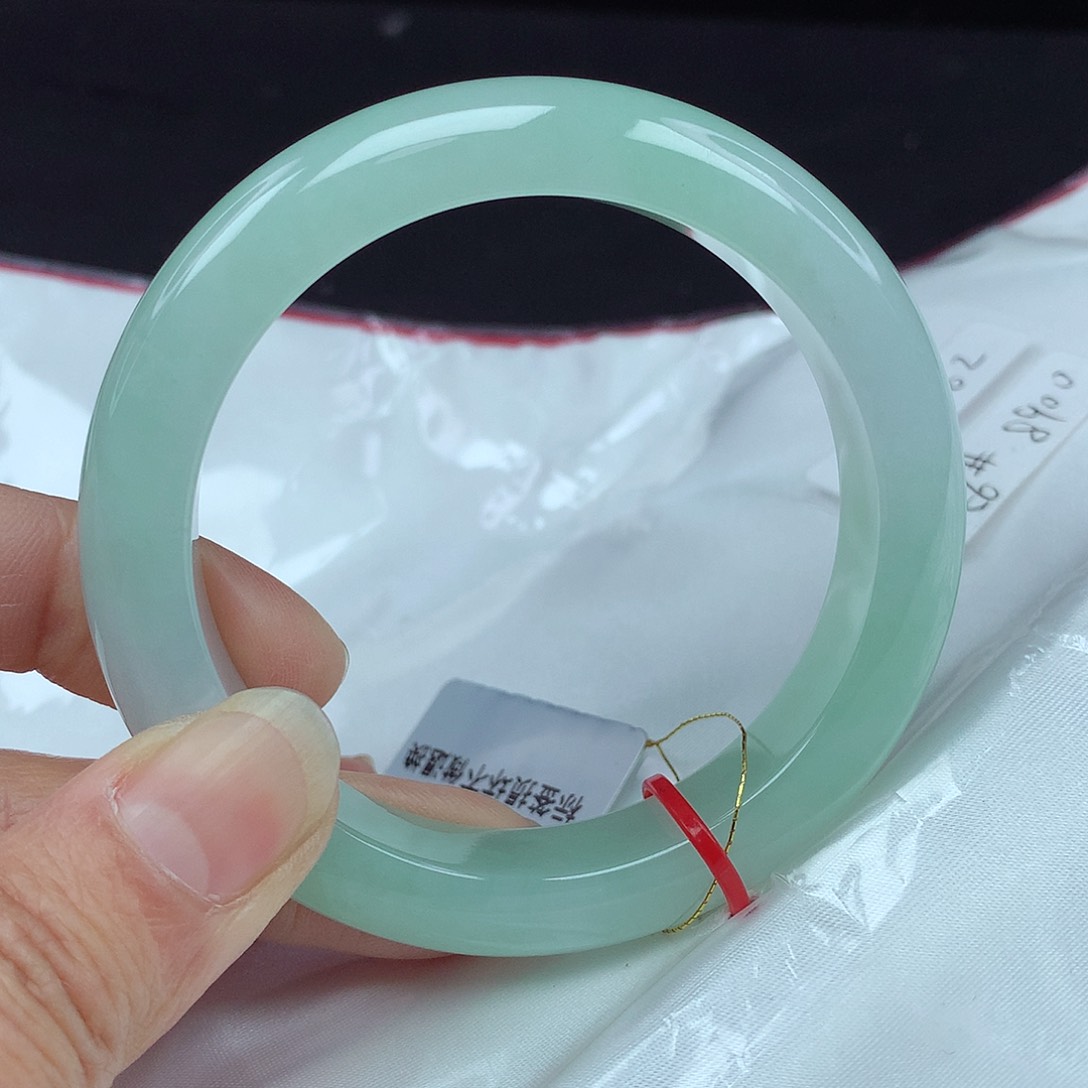 翡翠手镯未镶嵌56圈662