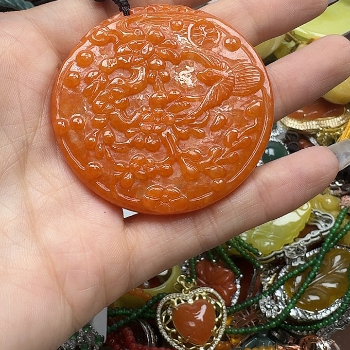 翡翠未镶嵌颈饰翡翠