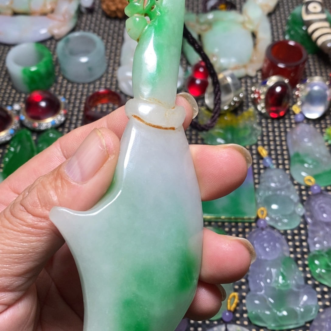 兴***火陶在下一次又一年了、翠玉平安快乐！在