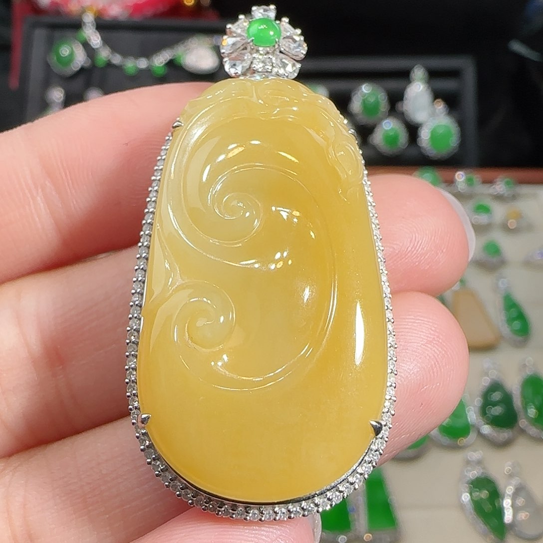 翡翠吊坠(不含链)18K金镶嵌