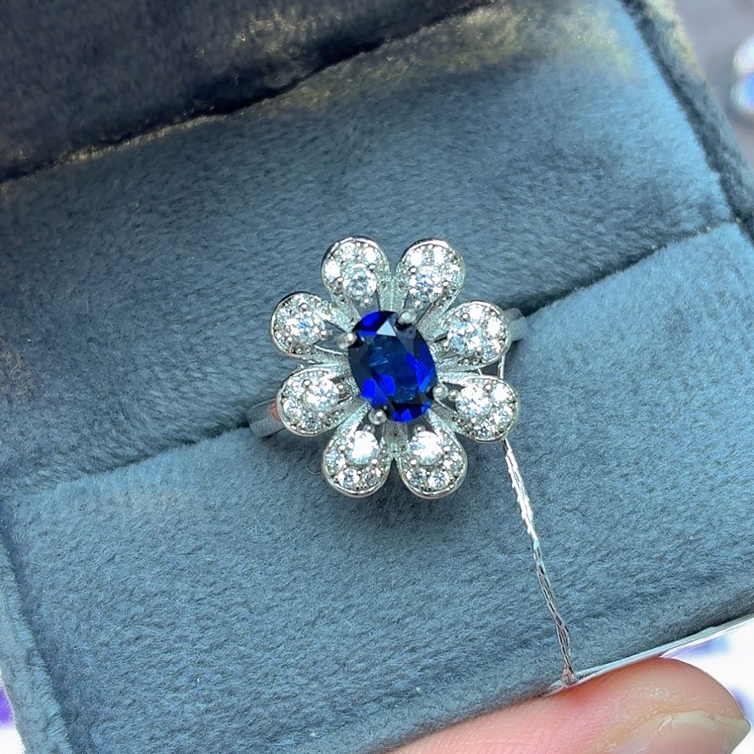 925银培育皇家蓝色宝石