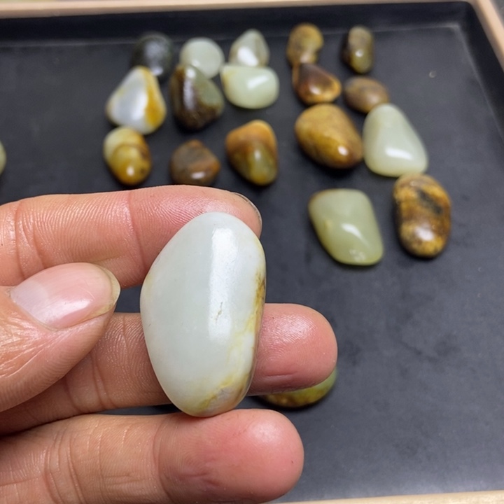 一***天和田玉（糖玉）未镶嵌珠宝奇石