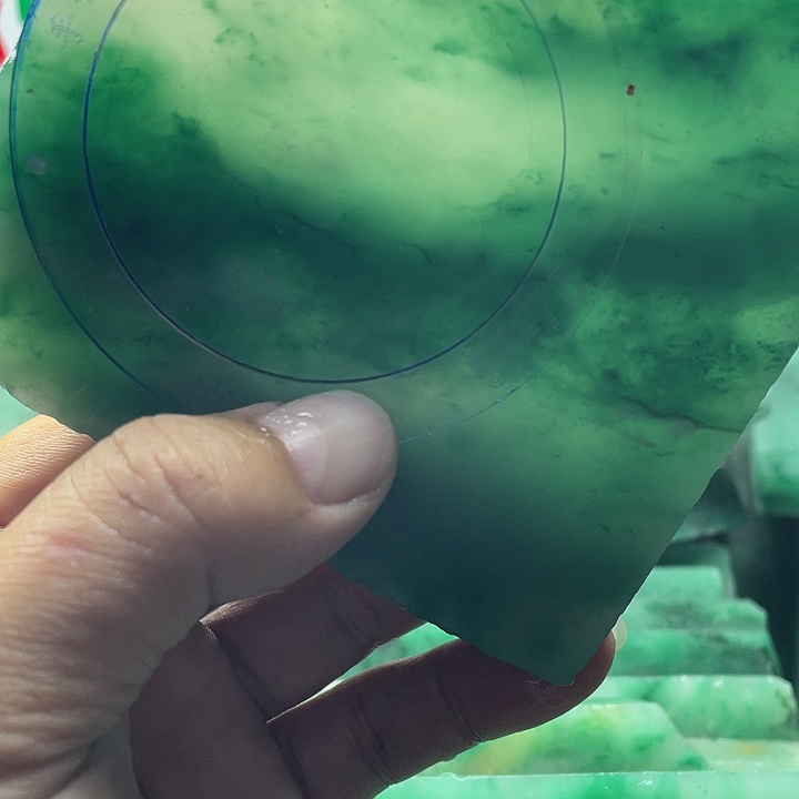 灵***玲定制石英质玉（非洲翠）