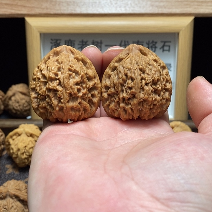 吊坠文玩核桃42/40/43