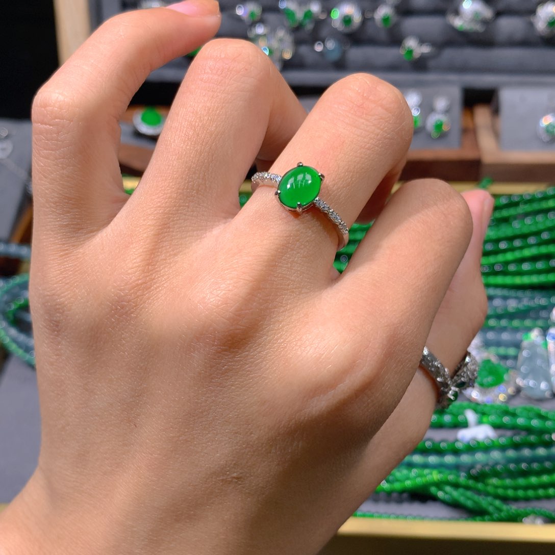 翡翠手链未镶嵌天然翡翠