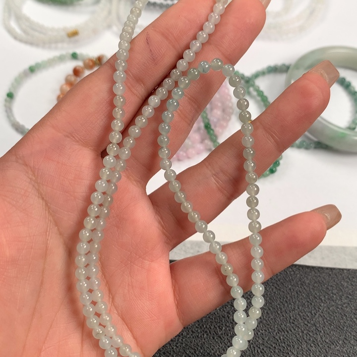 翡翠颈饰未镶嵌小米珠