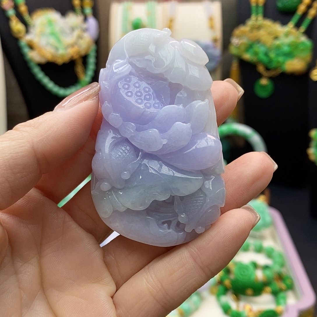 翡翠颈饰未镶嵌天然