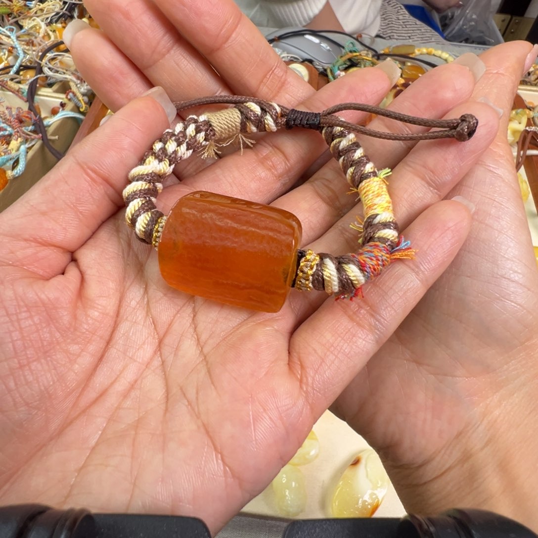 蜜蜡裸石未镶嵌蜜蜡