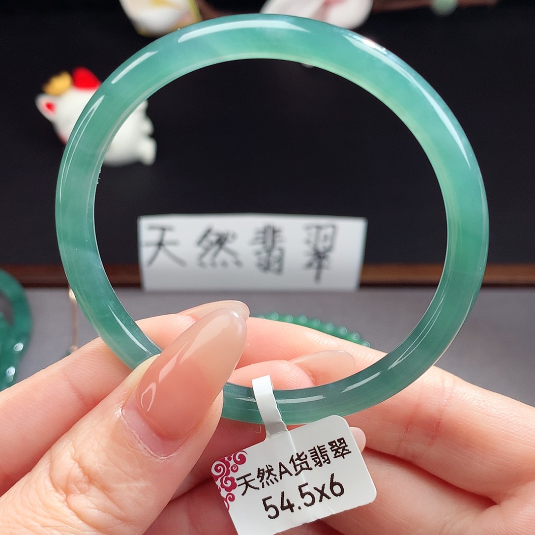 翡翠手镯（圆镯）未镶嵌