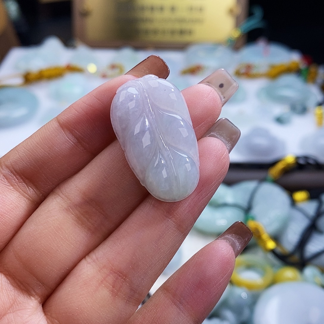 翡翠未镶嵌颈饰4508