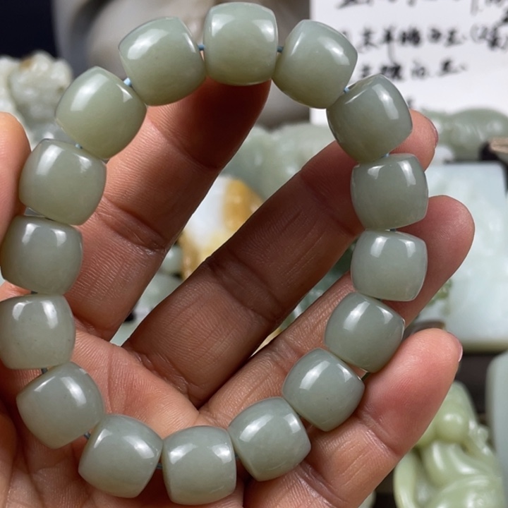 和田玉（糖玉）颈饰未镶嵌