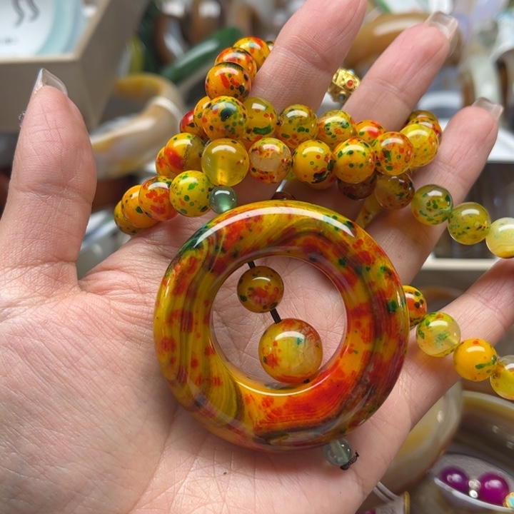 玛瑙/玉髓颈饰未镶嵌