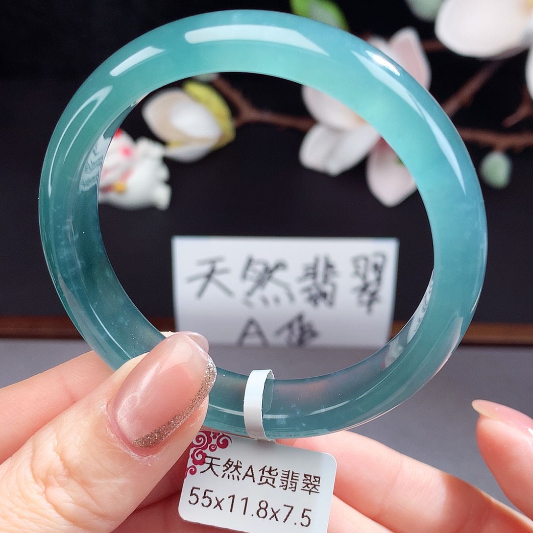 翡翠手镯（圆镯）未镶嵌