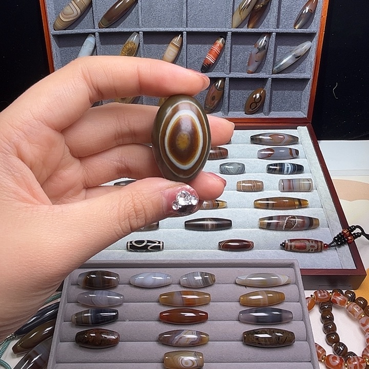 冬***子玛瑙/玉髓未镶嵌颈饰