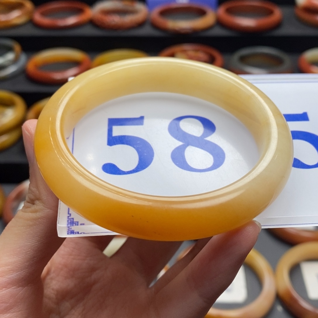 石英质玉（黄龙玉）手镯未镶嵌