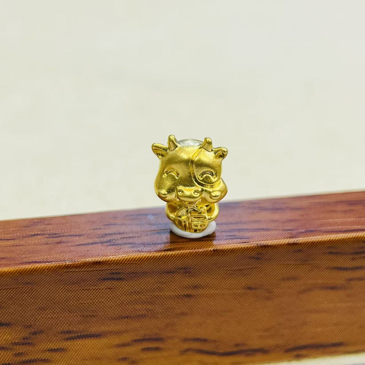 金祥顺黄金足金999生肖牛DP0972