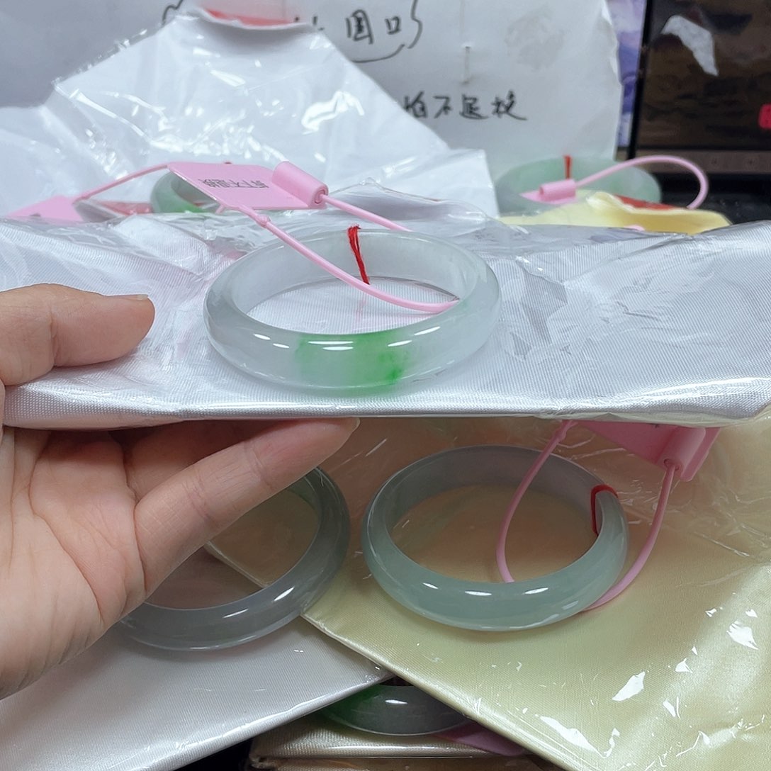 新中班11号时尚手镯