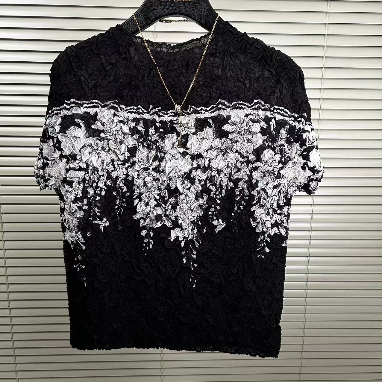 华姐三宅新款国风气质褶皱显瘦时尚捏褶纯色2短袖上衣