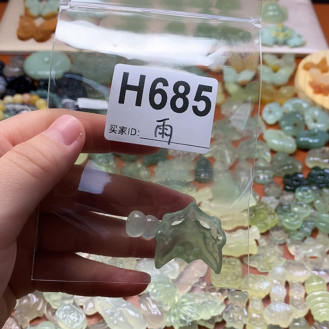 雨***兒蛇纹石玉未镶嵌颈饰