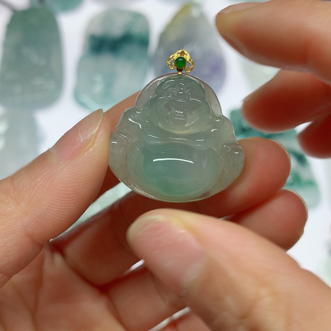 翡翠颈饰未镶嵌佛公