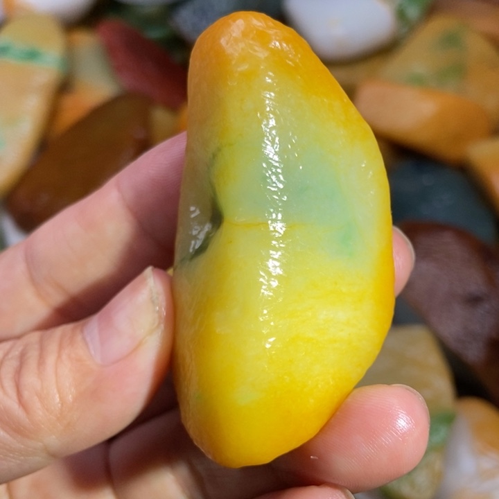 翡翠未镶嵌颈饰缅甸