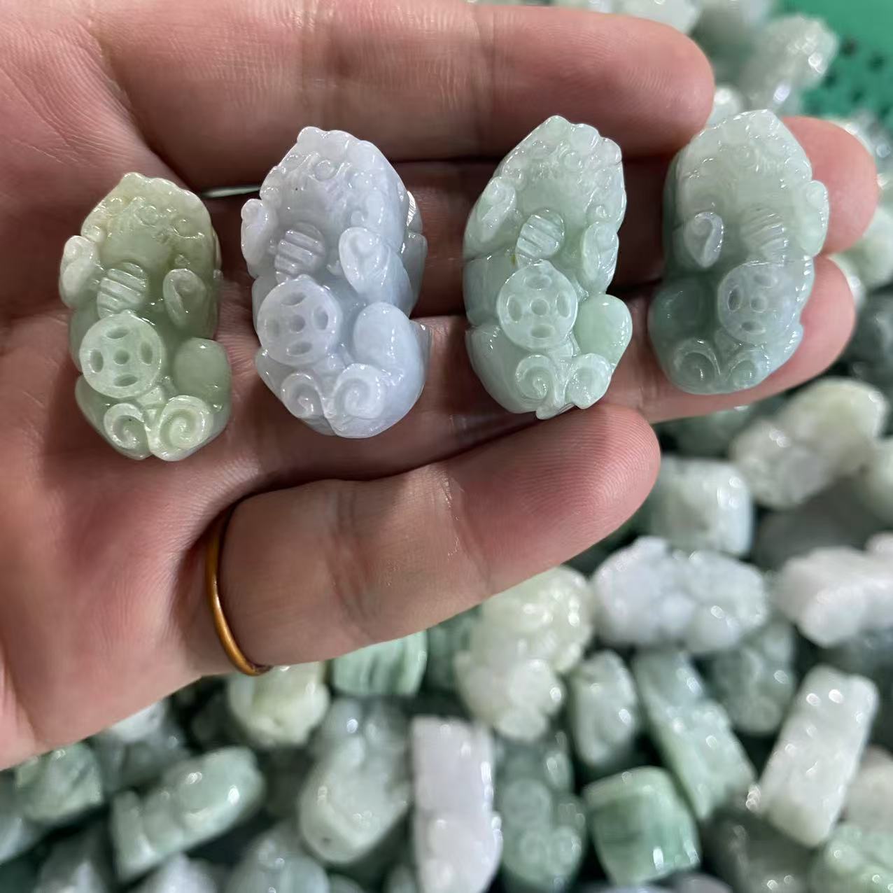 天然A货翡翠貔貅吊坠-多样性发一