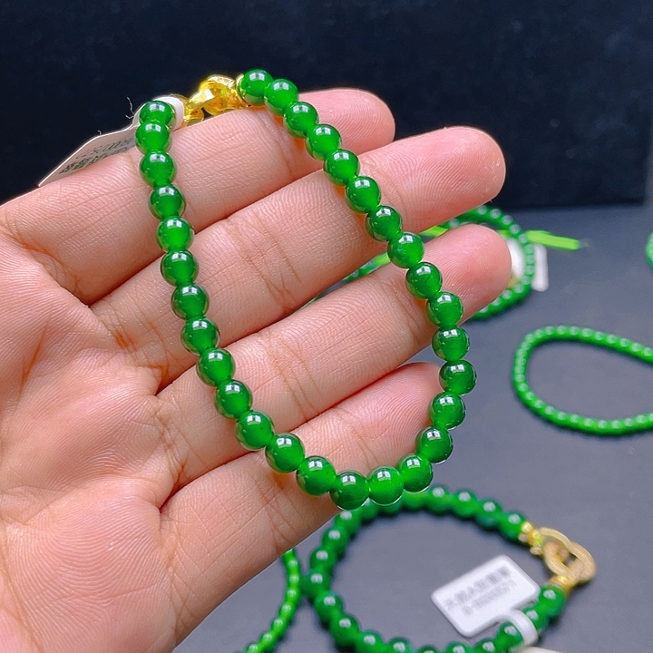 颈饰未镶嵌翡翠A货卡6