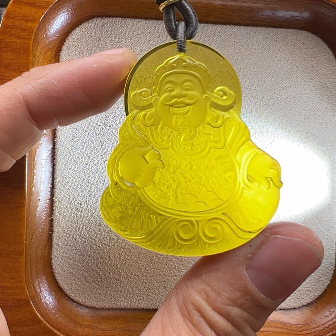 琥珀颈饰未镶嵌财神