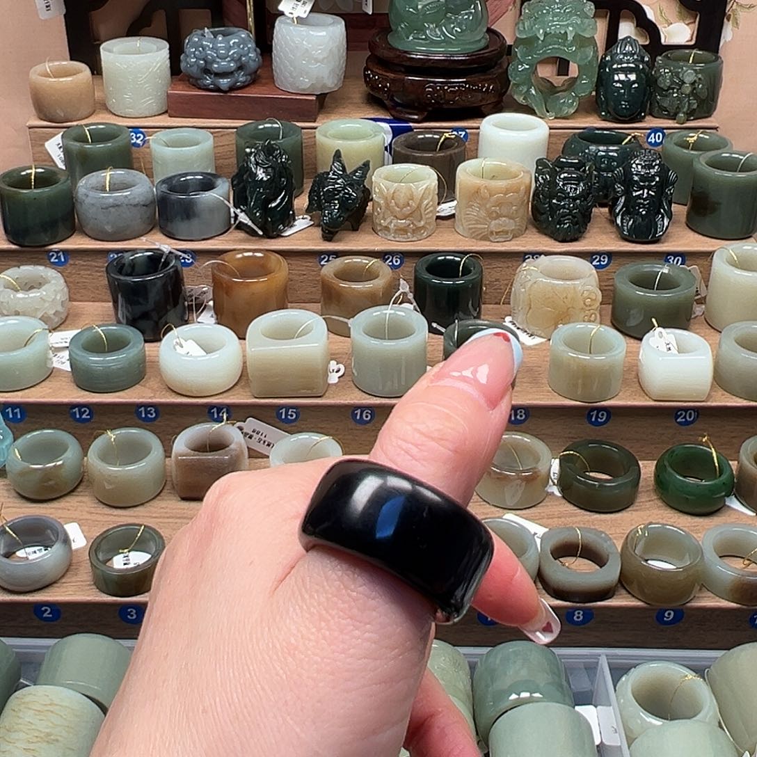 蛇纹石玉未镶嵌戒指21.4内径26号