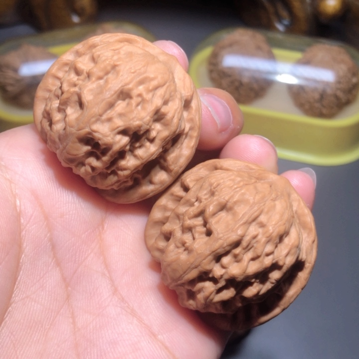 文玩核桃把件38野狼