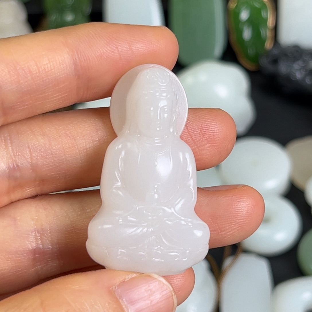 和田玉未镶嵌吊坠(赠链)