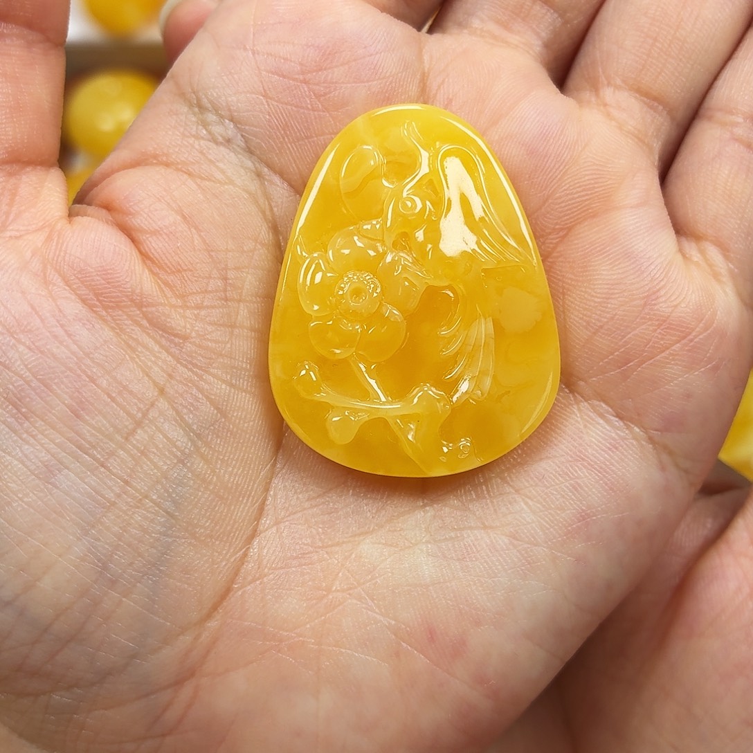蜜蜡未镶嵌颈饰焦皮浓蜡妖花牌子
