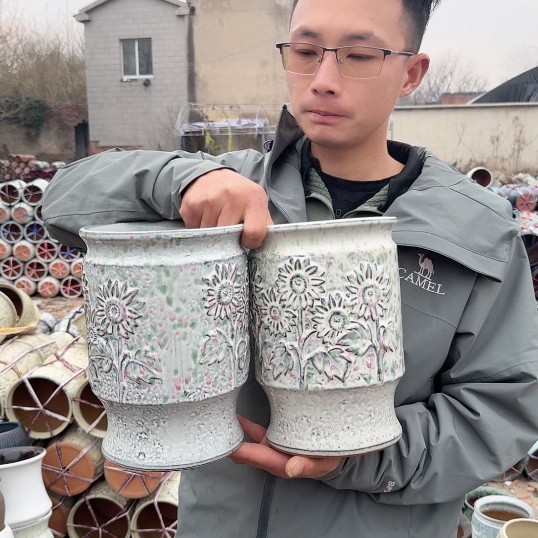 紫砂花盆口17高24（太阳花直筒白彩色两个