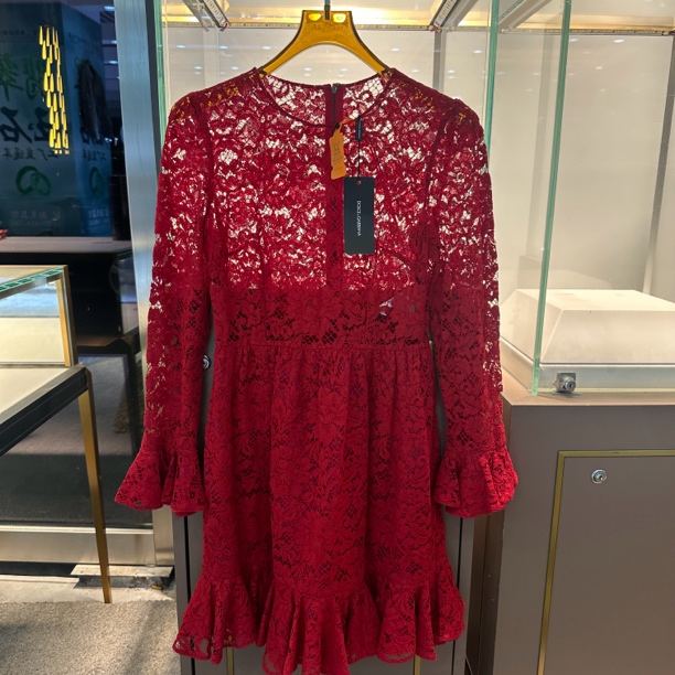 未使用 maje DG 荷叶边红色蕾丝连衣裙 40码  41034