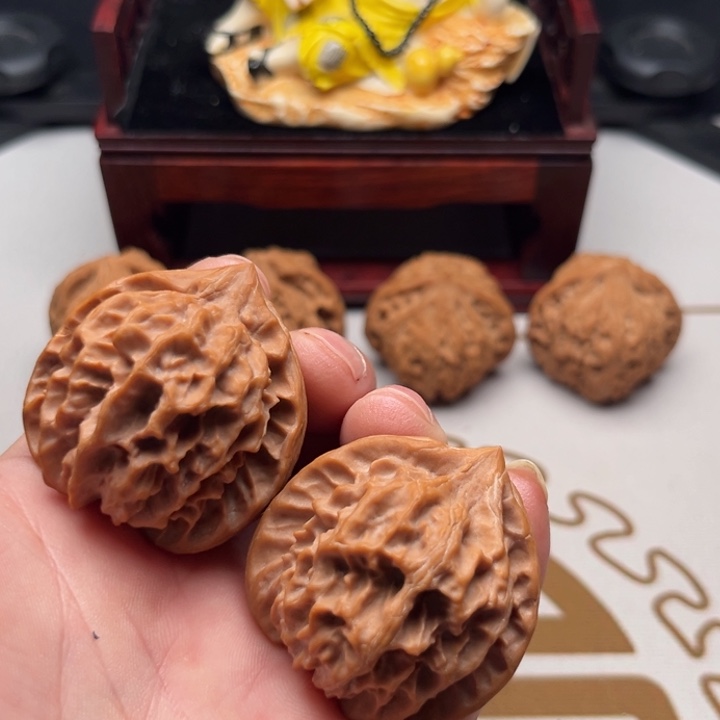 吊坠龙脊菩提有修曹大龙41一对。