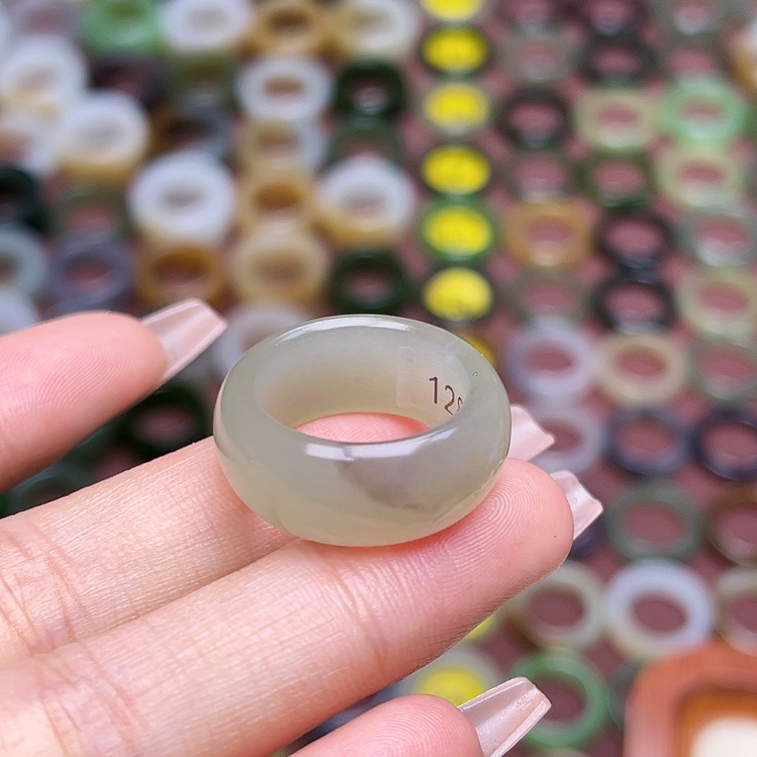 和田玉戒指未镶嵌17.1内径烟紫飘花