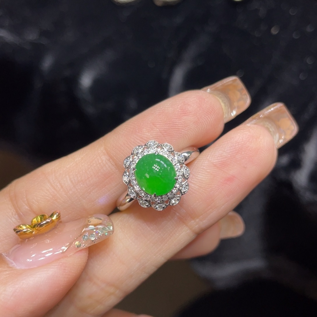 翡翠颈饰18K金镶嵌天然缅甸翡翠