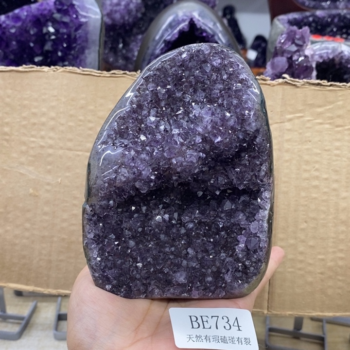 未镶嵌水晶大型摆件（非配饰）